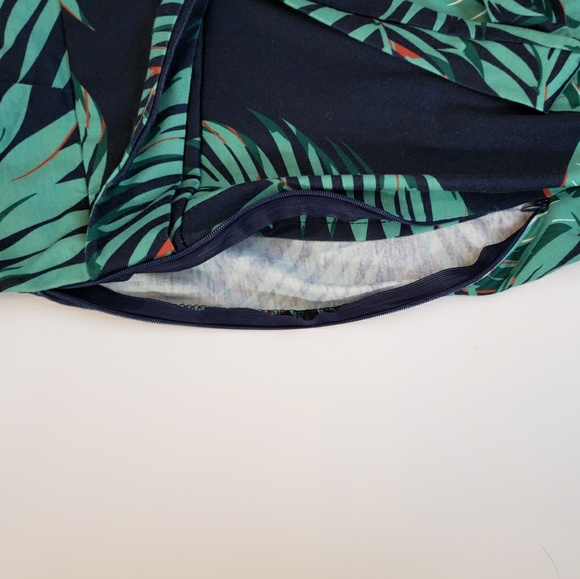 Super cute tropical printhalter dress - Picture 2 of 8